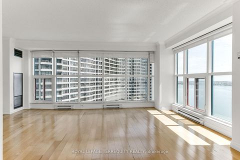 Photo 10 at 2707 - 77 Harbour Square, Waterfront Communities C1, Toronto