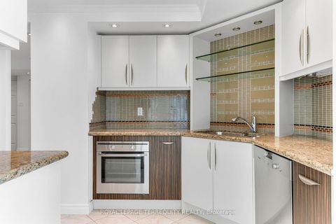 Photo 16 at 2707 - 77 Harbour Square, Waterfront Communities C1, Toronto