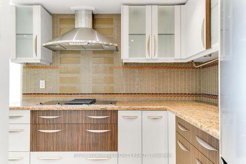 Photo 20 at 2707 - 77 Harbour Square, Waterfront Communities C1, Toronto