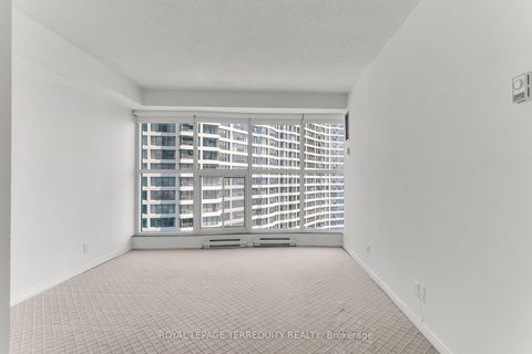 Photo 21 at 2707 - 77 Harbour Square, Waterfront Communities C1, Toronto