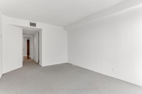 Photo 22 at 2707 - 77 Harbour Square, Waterfront Communities C1, Toronto