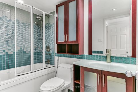 Photo 24 at 2707 - 77 Harbour Square, Waterfront Communities C1, Toronto