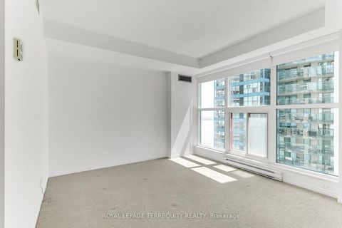 Photo 25 at 2707 - 77 Harbour Square, Waterfront Communities C1, Toronto