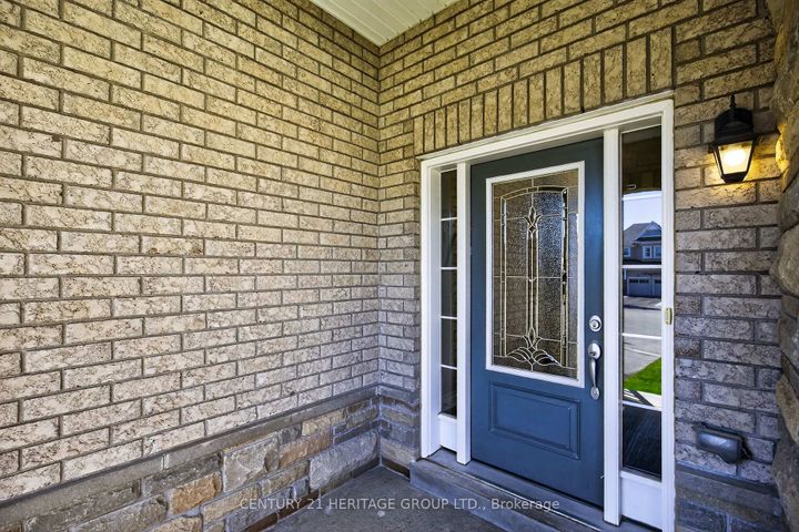 Photo 2 at 63 Jewelwing Court, Bradford, Bradford West Gwillimbury