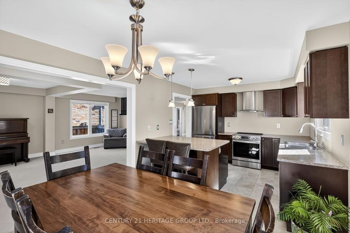 Photo 12 at 63 Jewelwing Court, Bradford, Bradford West Gwillimbury