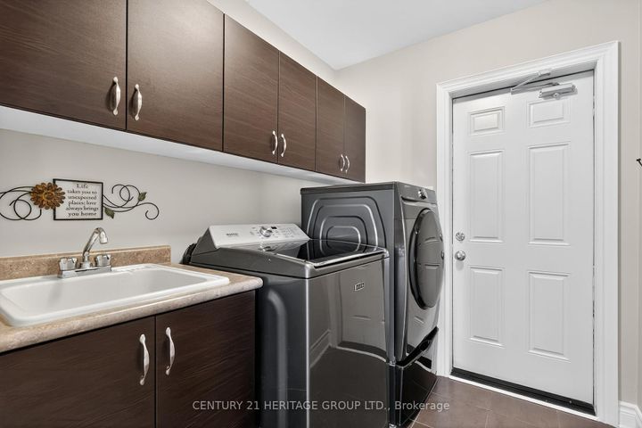 Photo 18 at 63 Jewelwing Court, Bradford, Bradford West Gwillimbury