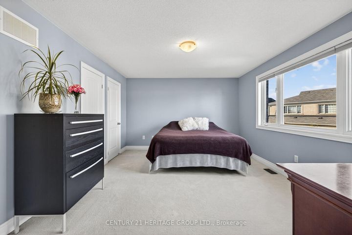 Photo 19 at 63 Jewelwing Court, Bradford, Bradford West Gwillimbury