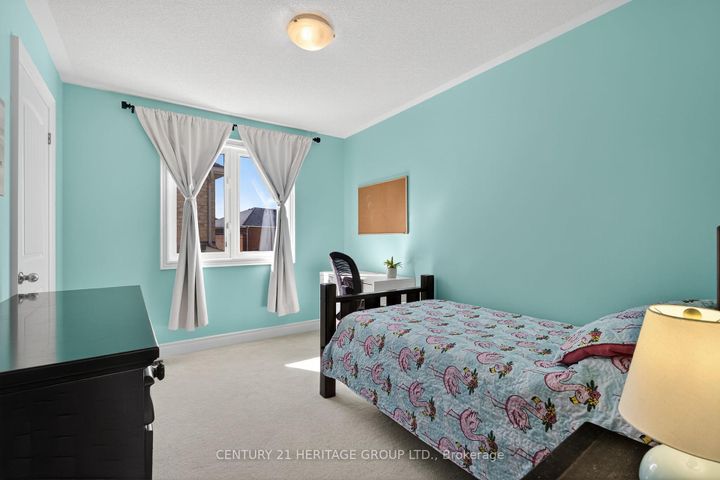 Photo 25 at 63 Jewelwing Court, Bradford, Bradford West Gwillimbury