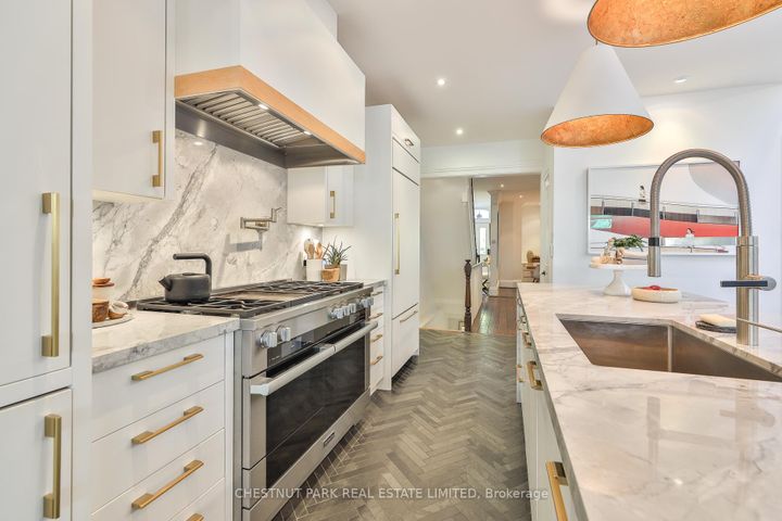 Photo 11 at 56 Spruce Street, South St. James Town, Toronto