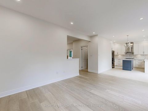 Photo 7 at 27 Morisot Avenue, Patterson, Vaughan