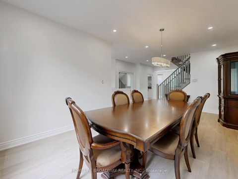 Photo 11 at 27 Morisot Avenue, Patterson, Vaughan