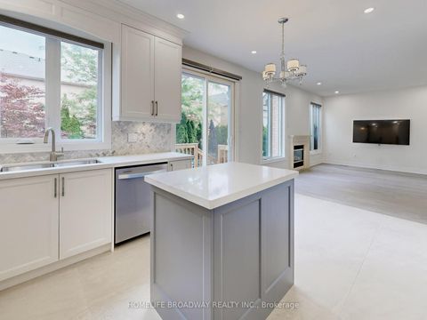 Photo 15 at 27 Morisot Avenue, Patterson, Vaughan