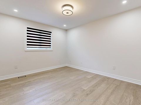 Photo 30 at 27 Morisot Avenue, Patterson, Vaughan