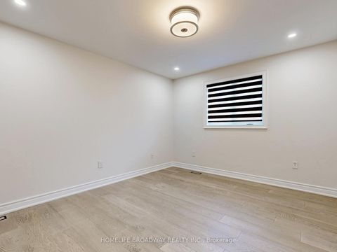 Photo 31 at 27 Morisot Avenue, Patterson, Vaughan