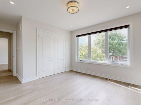 Photo 34 at 27 Morisot Avenue, Patterson, Vaughan