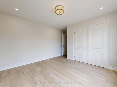 Photo 35 at 27 Morisot Avenue, Patterson, Vaughan