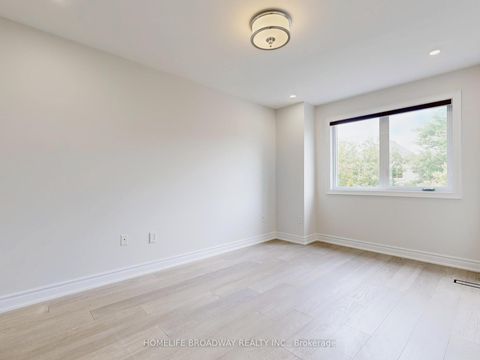 Photo 36 at 27 Morisot Avenue, Patterson, Vaughan