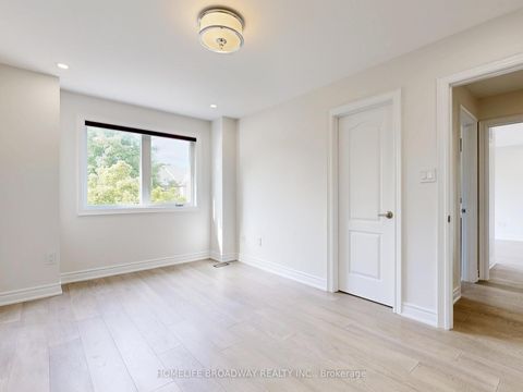 Photo 37 at 27 Morisot Avenue, Patterson, Vaughan