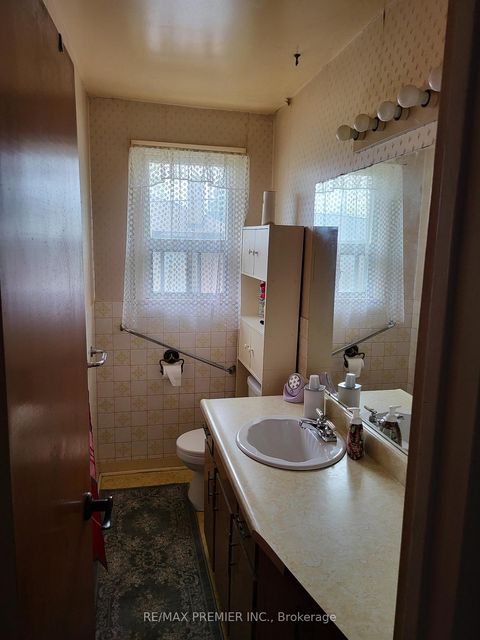 Photo 13 at 53 Rosefair Crescent, Clairville, Toronto