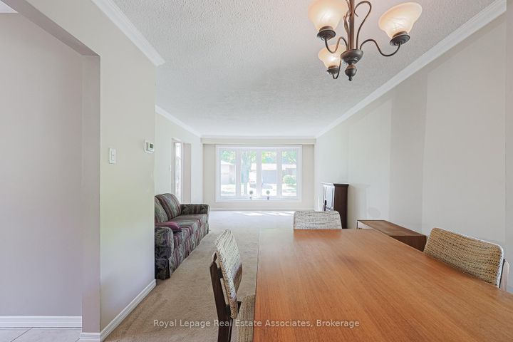 Photo 9 at 958 Fletcher Valley Crescent, Clarkson, Mississauga