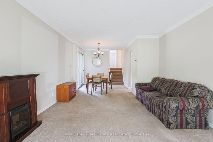 Photo 11 at 958 Fletcher Valley Crescent, Clarkson, Mississauga