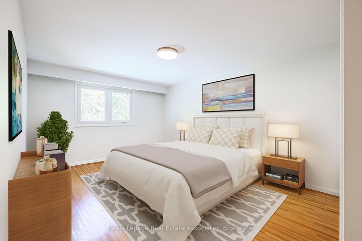 Photo 13 at 958 Fletcher Valley Crescent, Clarkson, Mississauga