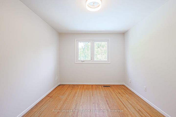 Photo 16 at 958 Fletcher Valley Crescent, Clarkson, Mississauga