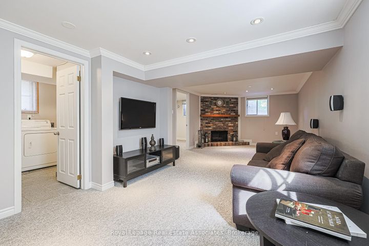 Photo 21 at 958 Fletcher Valley Crescent, Clarkson, Mississauga