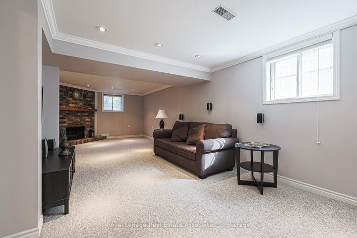 Photo 22 at 958 Fletcher Valley Crescent, Clarkson, Mississauga