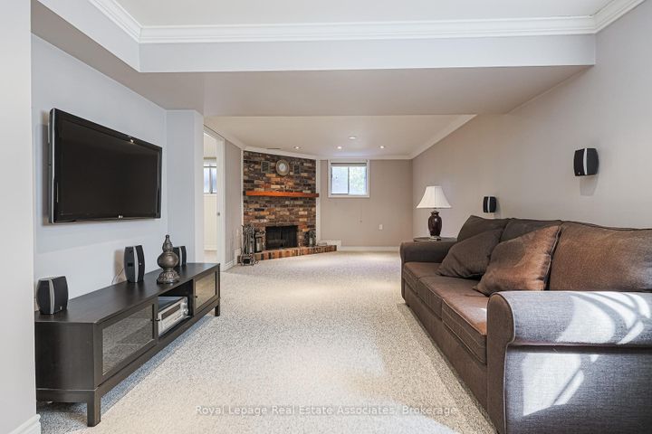 Photo 23 at 958 Fletcher Valley Crescent, Clarkson, Mississauga