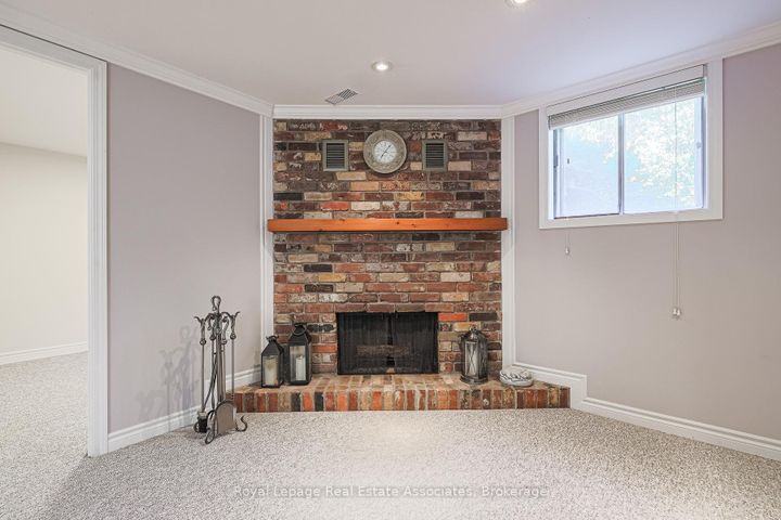 Photo 24 at 958 Fletcher Valley Crescent, Clarkson, Mississauga