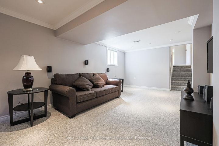 Photo 25 at 958 Fletcher Valley Crescent, Clarkson, Mississauga