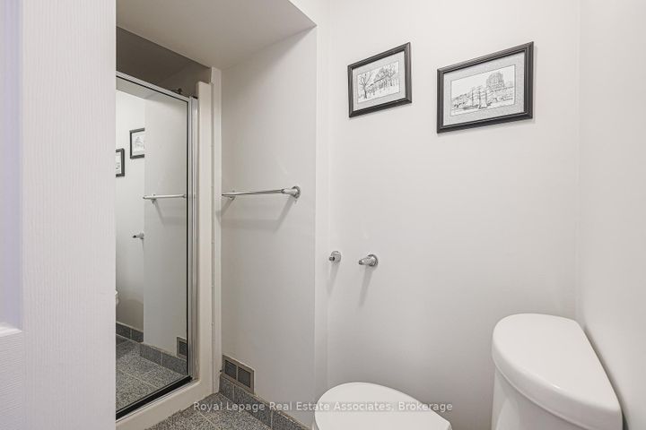 Photo 30 at 958 Fletcher Valley Crescent, Clarkson, Mississauga