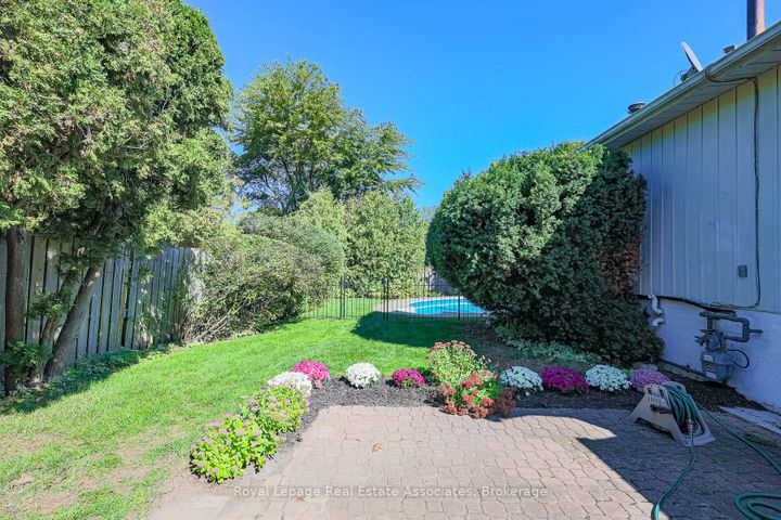Photo 32 at 958 Fletcher Valley Crescent, Clarkson, Mississauga