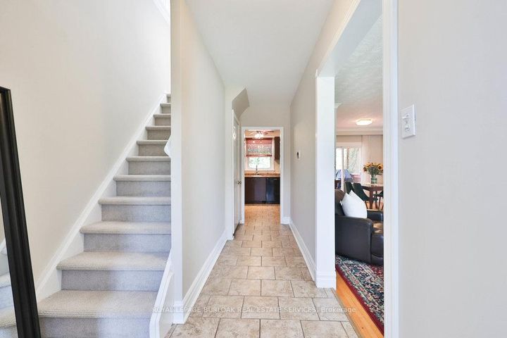 Photo 5 at 2295 Wiseman Court, Clarkson, Mississauga
