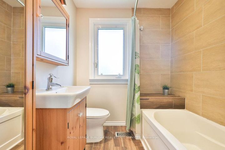 Photo 23 at 2295 Wiseman Court, Clarkson, Mississauga