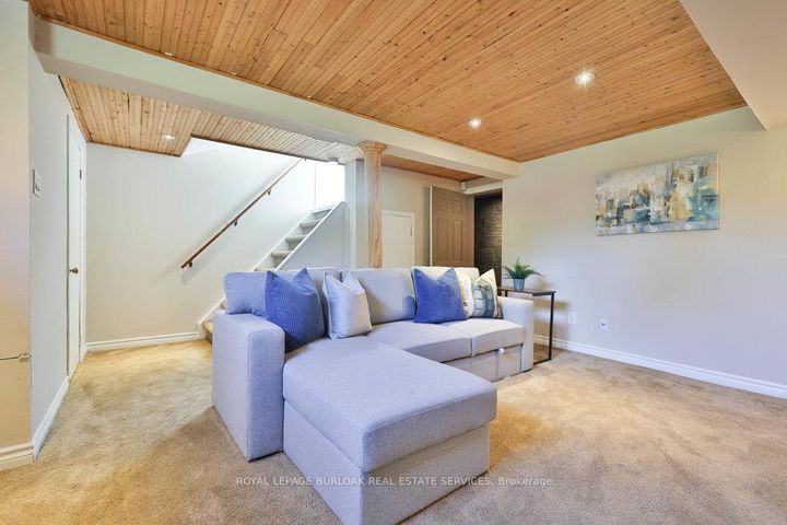 Photo 30 at 2295 Wiseman Court, Clarkson, Mississauga