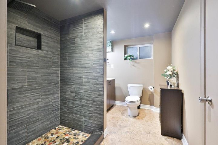 Photo 31 at 2295 Wiseman Court, Clarkson, Mississauga