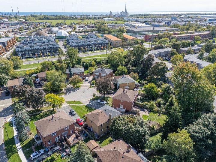 Photo 44 at 2295 Wiseman Court, Clarkson, Mississauga