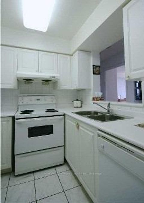 Photo 5 at 606 - 3088 Kennedy Road, Steeles, Toronto