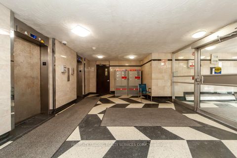 Photo 5 at 402 - 50 Lotherton Pathway, Glen Park, Toronto