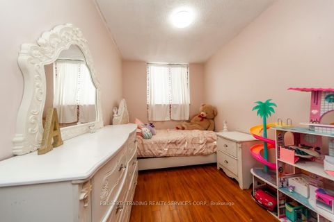 Photo 17 at 402 - 50 Lotherton Pathway, Glen Park, Toronto