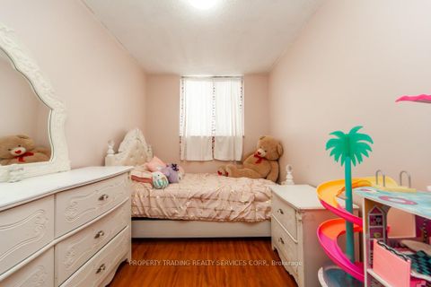 Photo 18 at 402 - 50 Lotherton Pathway, Glen Park, Toronto