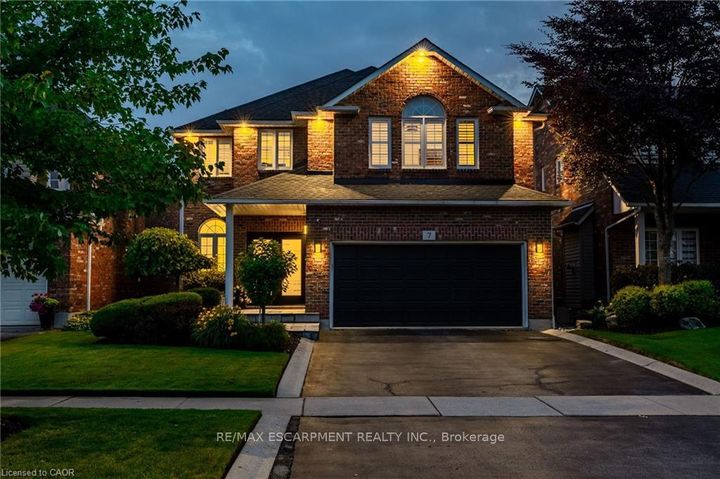 Photo 1 at 7 VOLTERRA Court, Waterdown, Hamilton