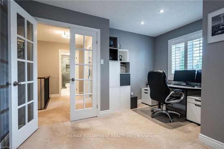 Photo 27 at 7 VOLTERRA Court, Waterdown, Hamilton