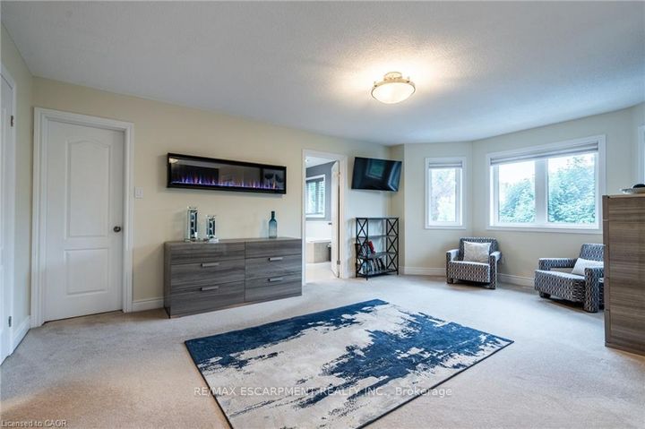 Photo 31 at 7 VOLTERRA Court, Waterdown, Hamilton