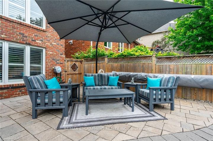 Photo 36 at 7 VOLTERRA Court, Waterdown, Hamilton