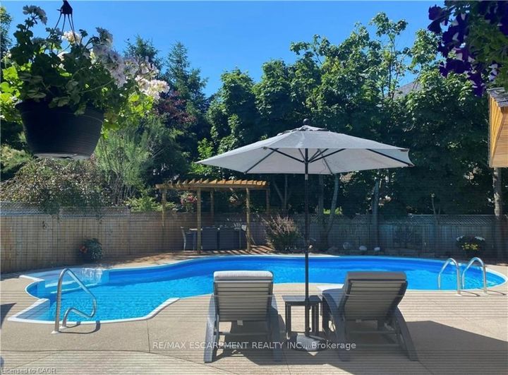Photo 42 at 7 VOLTERRA Court, Waterdown, Hamilton