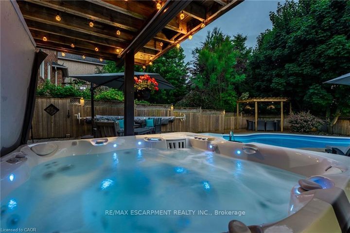Photo 46 at 7 VOLTERRA Court, Waterdown, Hamilton
