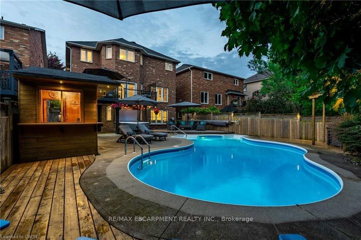 Photo 47 at 7 VOLTERRA Court, Waterdown, Hamilton